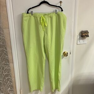 Figs Women's Pants in Lime Green in Sz 3XL